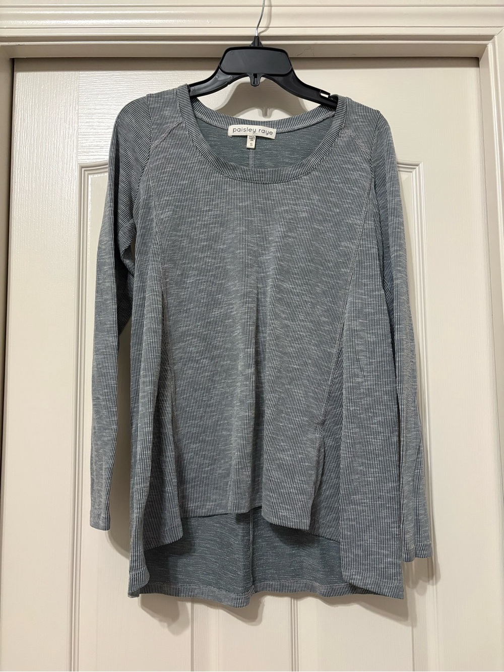 Paisley Raye Women's Gray Ribbed Long Sleeve Tunic